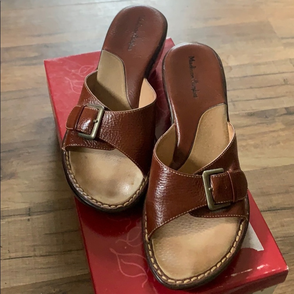 EUC-Madison Comfort Wedge Sandal
